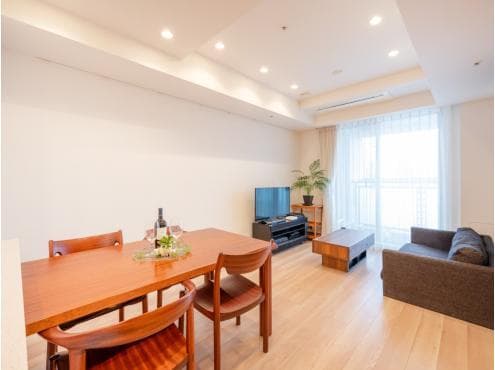 Corner 2BR with Den in Shinjuku - View 1