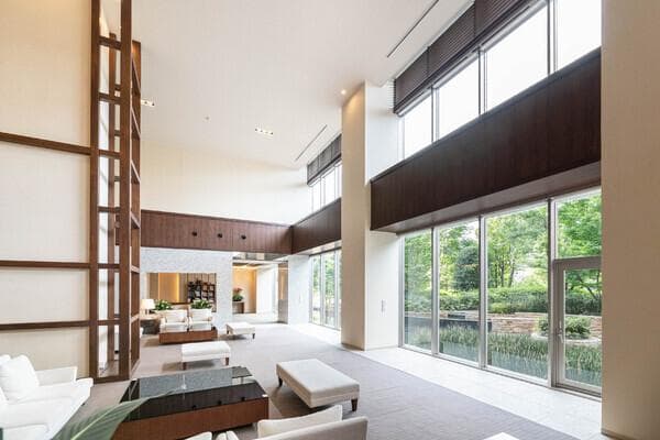 Sky-High 2BR in Nishi-Shinjuku Tower - View 1