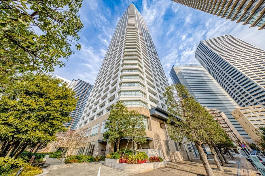 Spacious 2BR in Nishi-Shinjuku with Tower Views - View 1