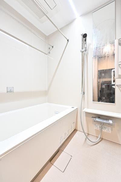 Modern 1BR Just 4 Mins from Kasuga Station - View 1