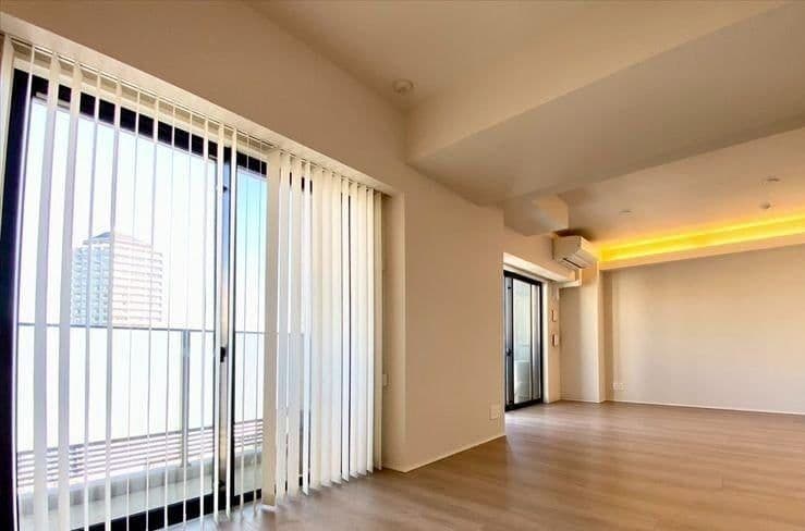 Sunlit 2BR with Den Near Myogadani Station - View 1