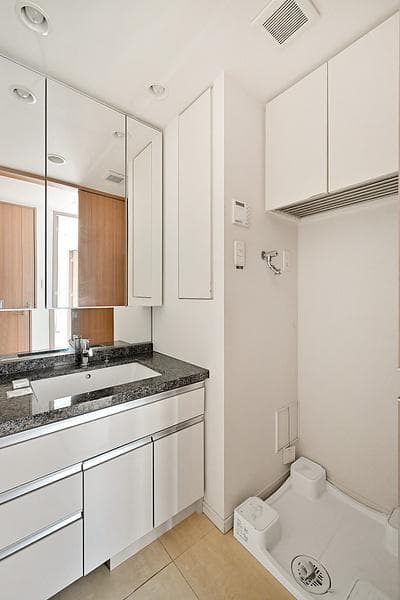 Spacious 3BR in Asakusabashi with 2 Bathrooms - View 1