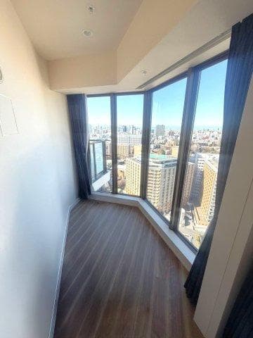 Luxury 1BR Tower with Den, 4 Min to Yushima - View 1