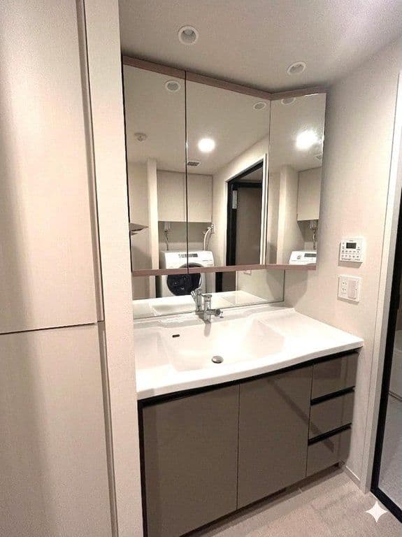 Spacious 3BR Garden-Side Apartment in Sumida - View 1