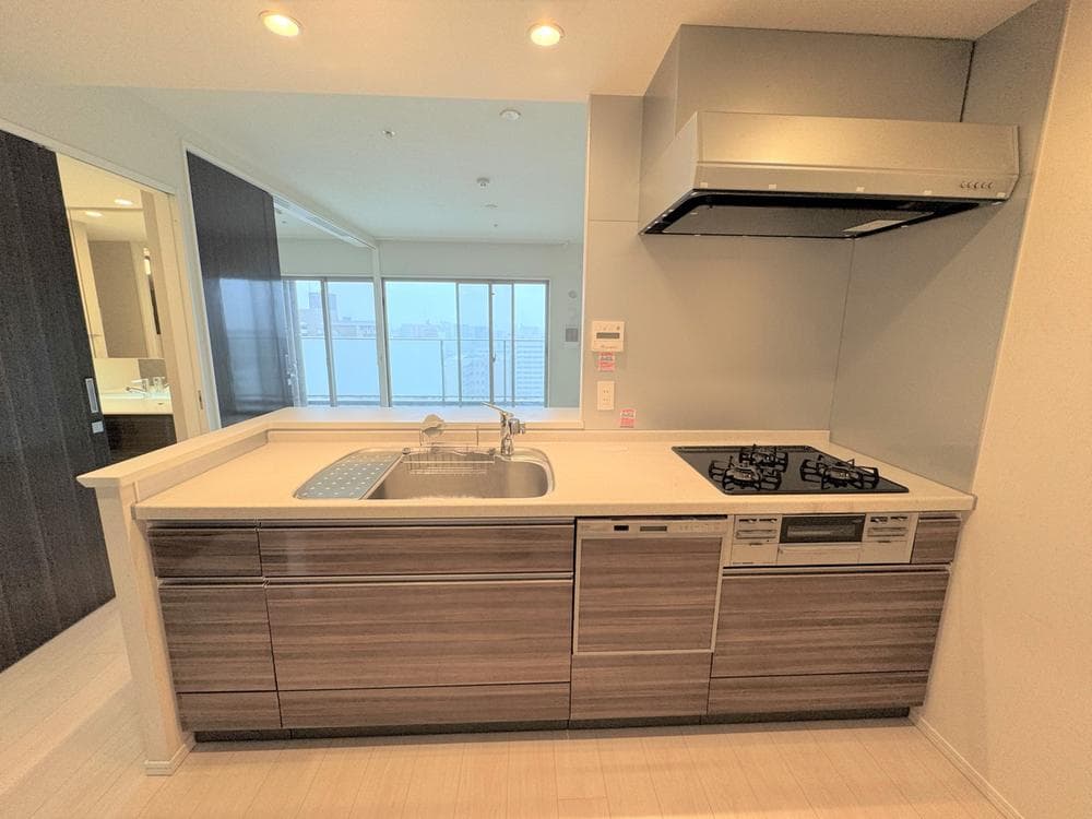 Spacious 2BR with Den Near Toyocho Station - View 1