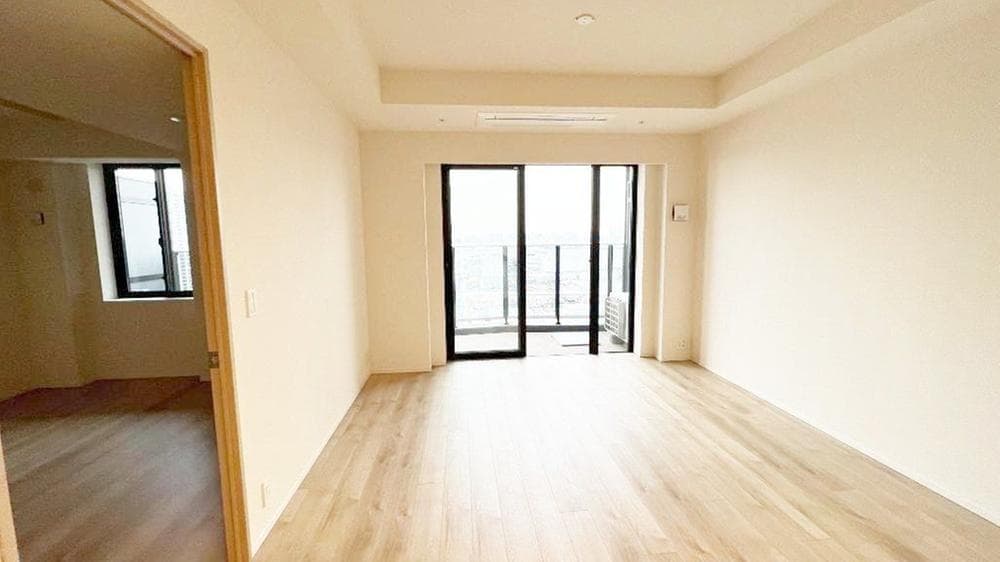 Bright 2BR in Vibrant Toyosu, 5-Minute Station Walk - View 1