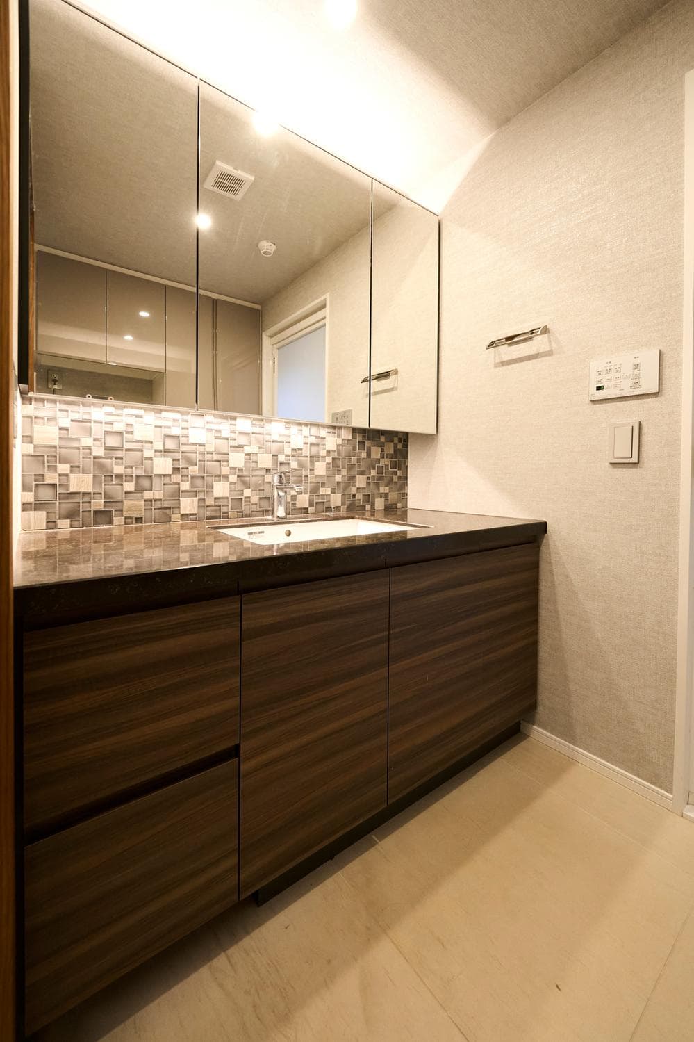 Luxury 2BR in New Gotanda Premio Building - View 1