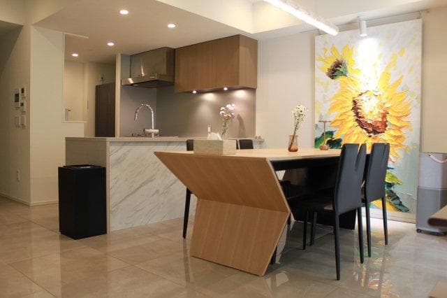 Expansive 2BR Penthouse in Takaban - View 1