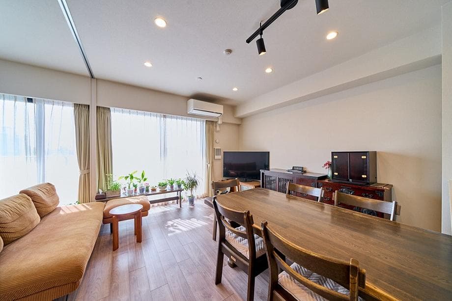 Modern 2BR with Den Near Yaguchi Station - View 1