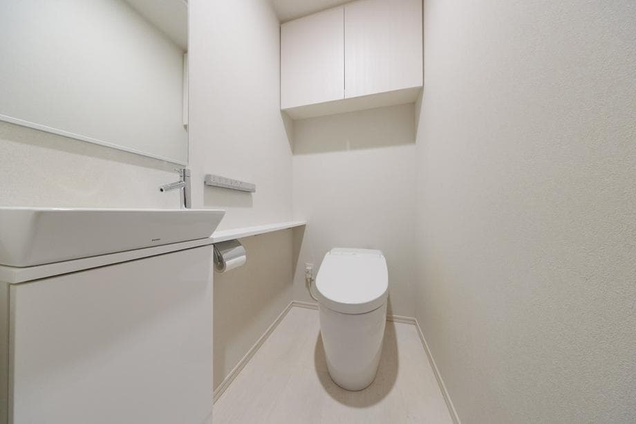 Bright 2BR with Den in Todoroki - View 1