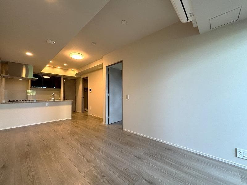 New Luxury 2BR Moments from Futakotamagawa