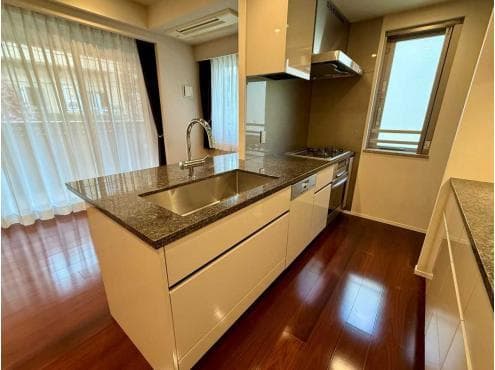 Spacious 3BR Family Home Near Yoyogi Park - View 1