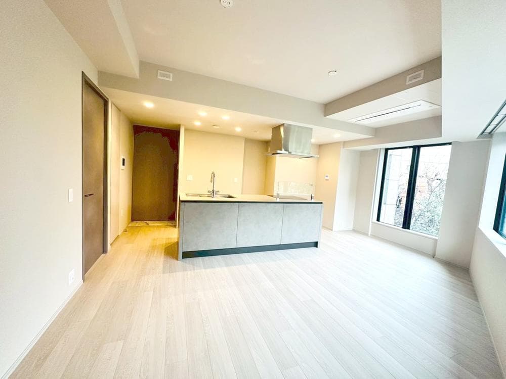 5-Minute Walk to Shibuya Station: New 3BR Tower - View 1