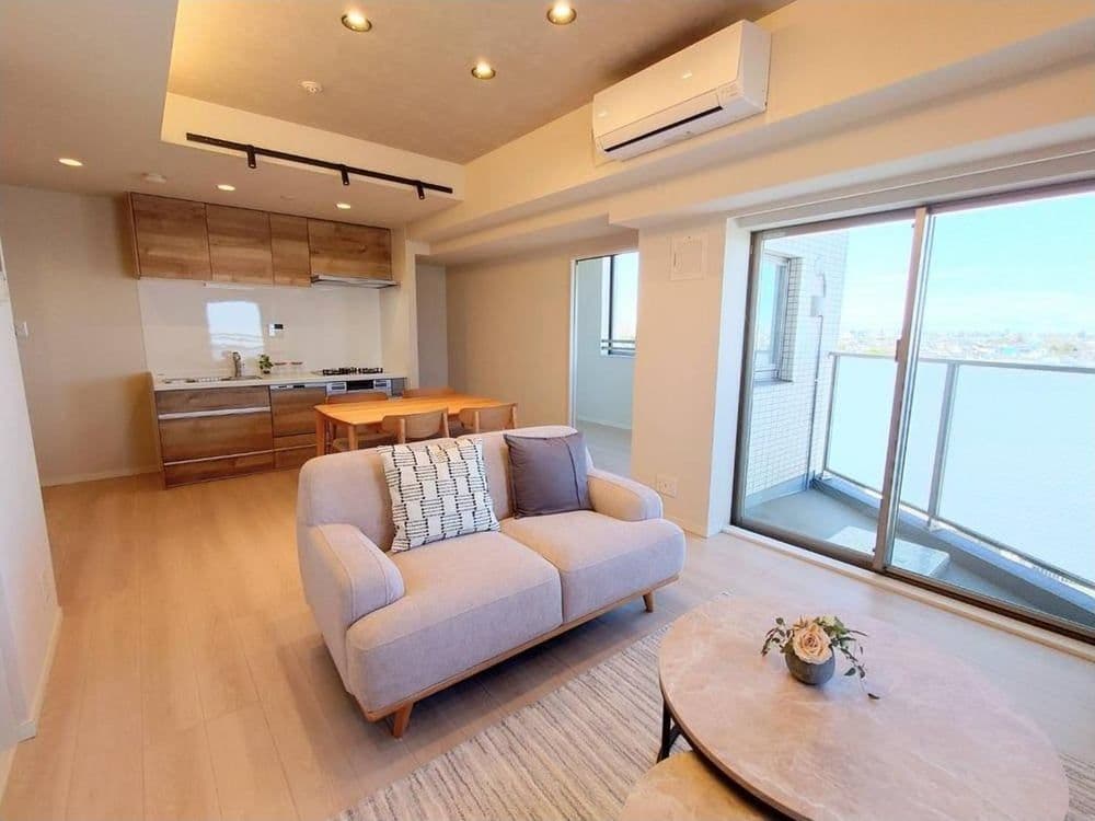 Top-Floor Corner 2BR with Great Views - View 1