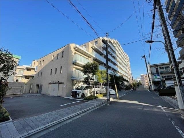 Spacious 3BR in Kita, 7 Mins to Oji-Kamiya Station - View 1