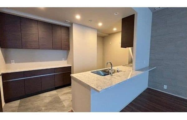 High-End 3BR with Prime Kita Location