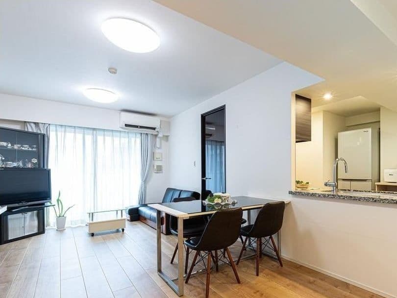 Spacious 3BR Just a 2-Minute Walk to Shimo-Akatsuka Station - View 1