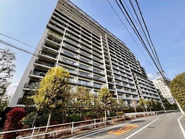 Spacious 4BR Family Home in Itabashi - View 1