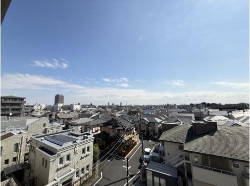 7-Minute Walk to Oedo Line: Spacious 4BR - View 1