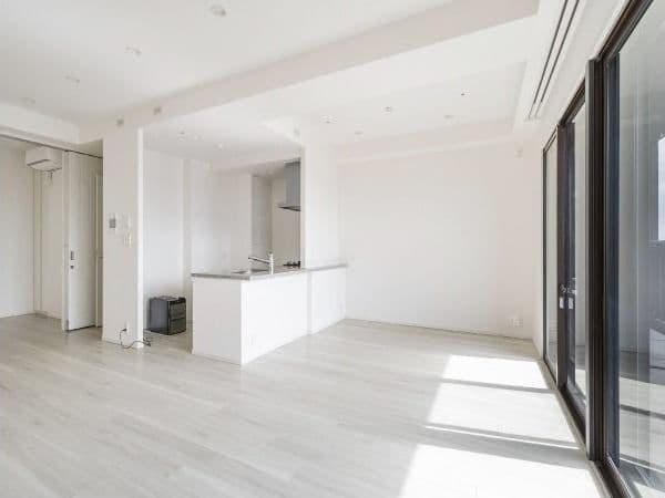 Modern 2BR Luxury Apartment a Minute from Ayase Station