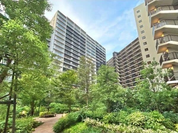 Modern 3BR Apartment a 10-Minute Walk to Kanamachi Station - View 1