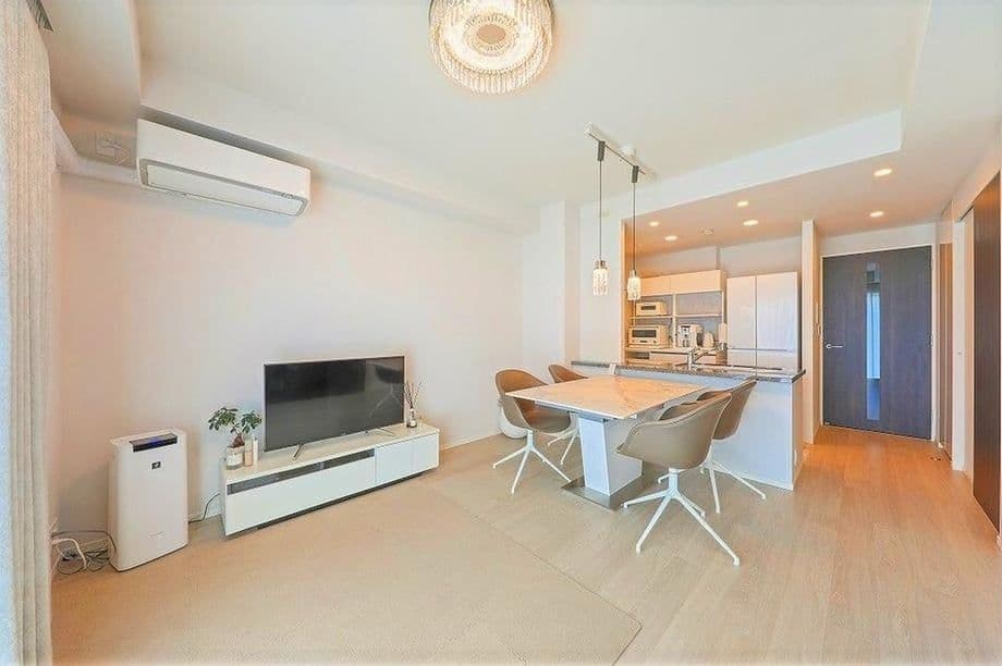 Modern 2BR with Den Near Shinkoiwa Station - View 1