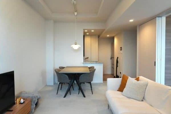 Sunlit 2BR in New Luxury Building - View 1