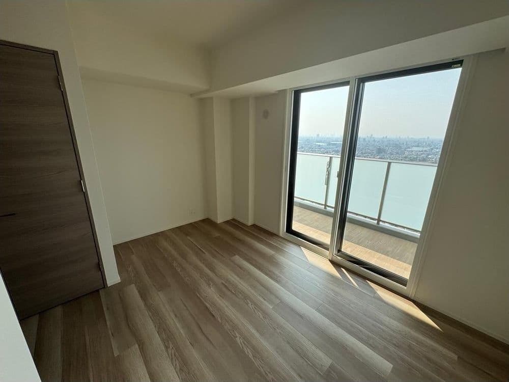 New 3BR Luxury Condo Near Ko-iwa Station - View 1