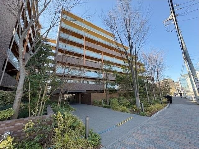 Bright 2BR with Den in Chofu, Steps to Station - View 1