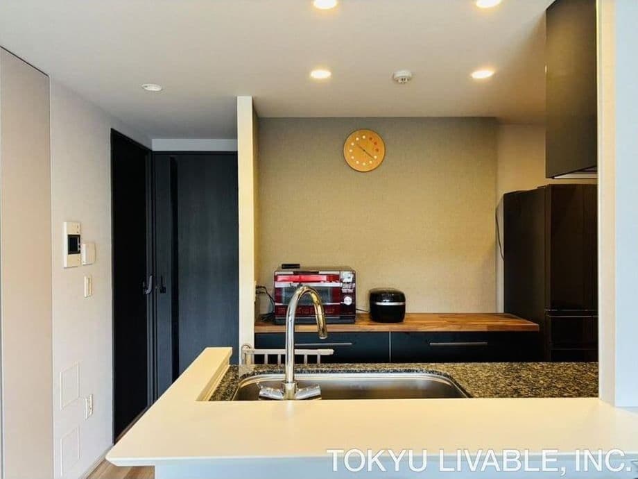 Modern 2BR with Den, 10 Min to Chofu Station - View 1