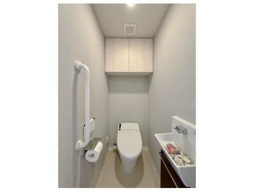 Move-In Ready 3BR Near JR Line - View 1