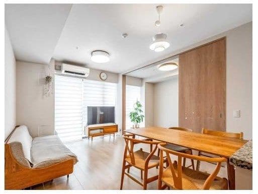 Top-Floor Luxury 3BR with City Views