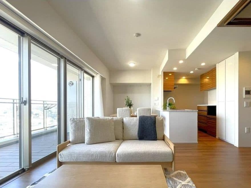 Stylish 3BR Luxury Unit, 5 Mins to Tamaplaza - View 1