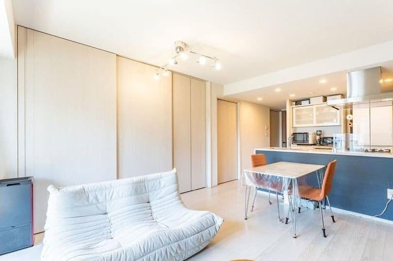 2BR with Den, 7-Minute Walk to Shin-Yokohama Station - View 1