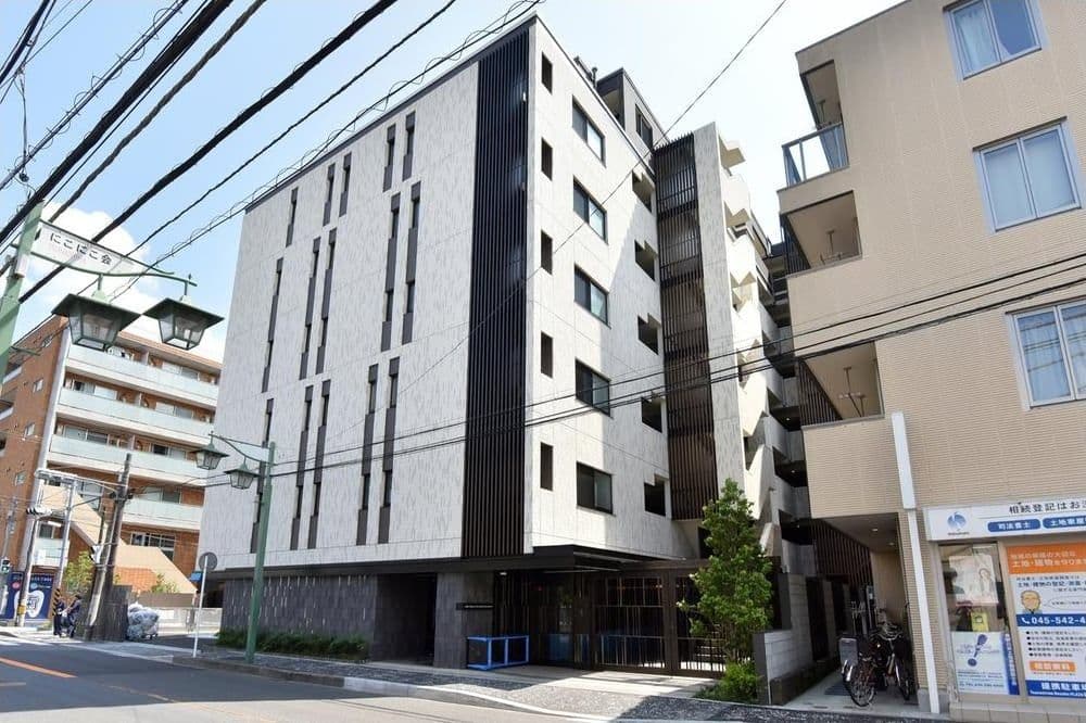 Expansive 2BR with Den in Tsunashima - View 1