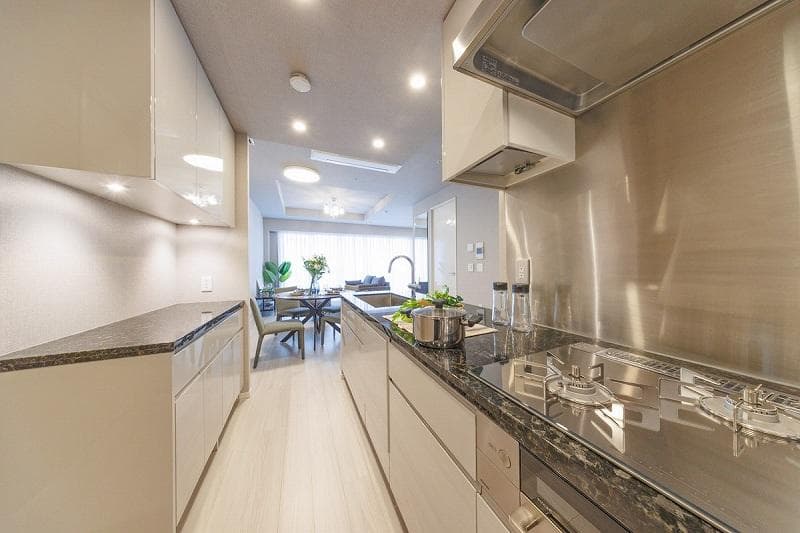 Expansive 2BR in Yokohama's Kitanaka - View 1