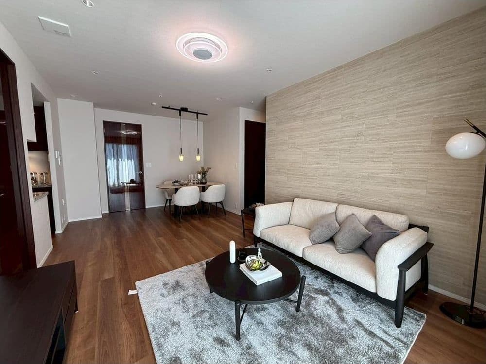 Spacious 3BR Luxury Condo Near Yokohama's Waterfront - View 1