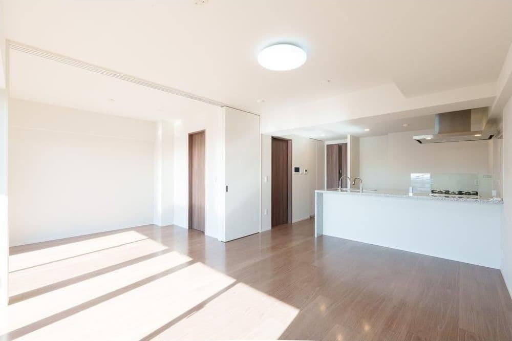 Modern 3BR in Yokohama's Yamate Park Area - View 1