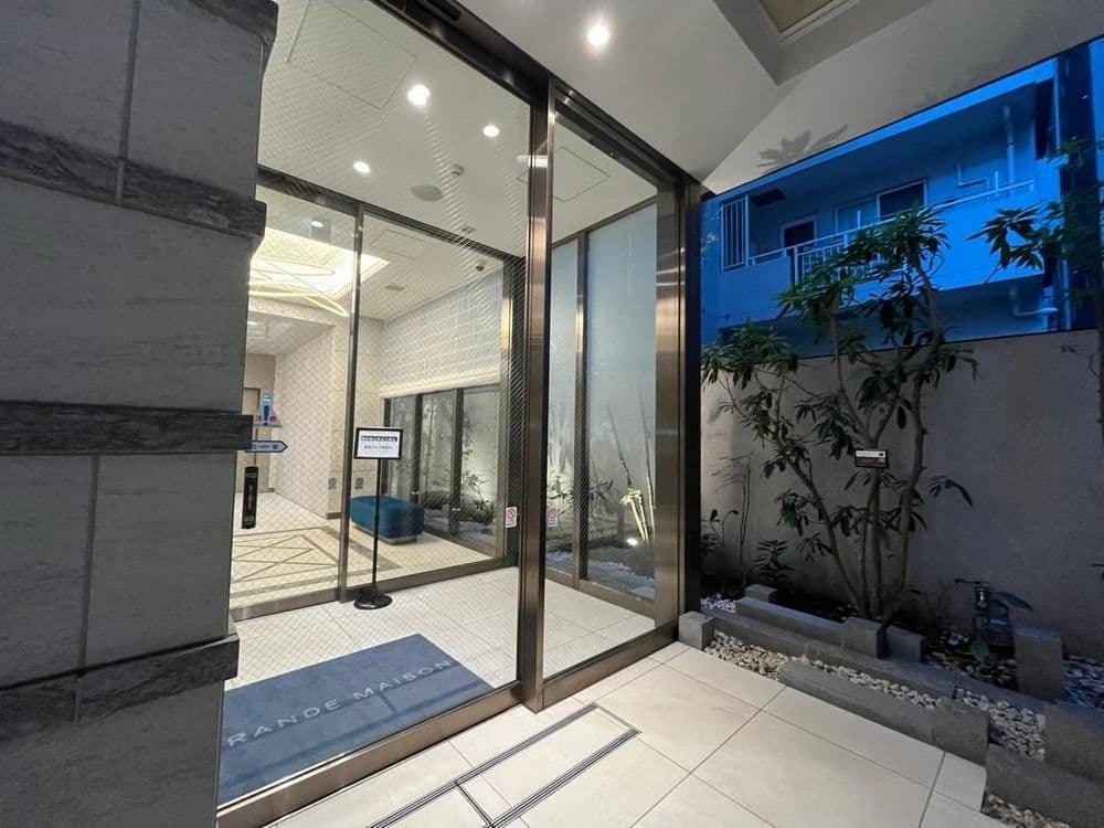 Luxury 2BR Steps from Motomachi-Chukagai Station - View 1