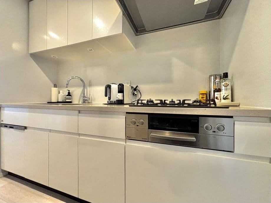 Spacious 2BR Near Yokohama's Waterfront - View 1