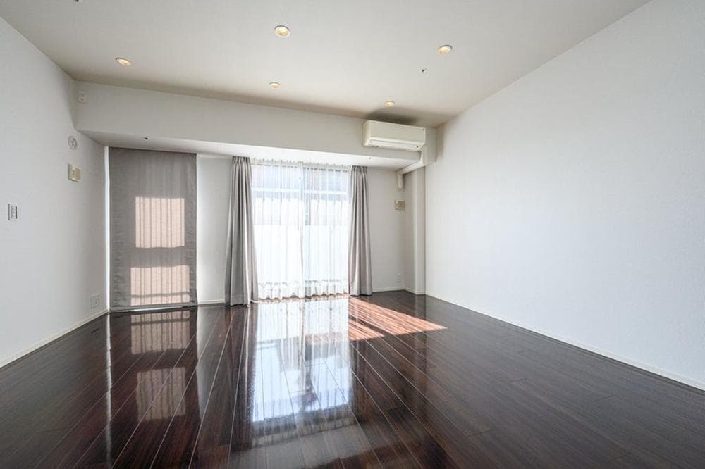 Spacious 2BR Luxury Unit Near Yokohama Station - View 1
