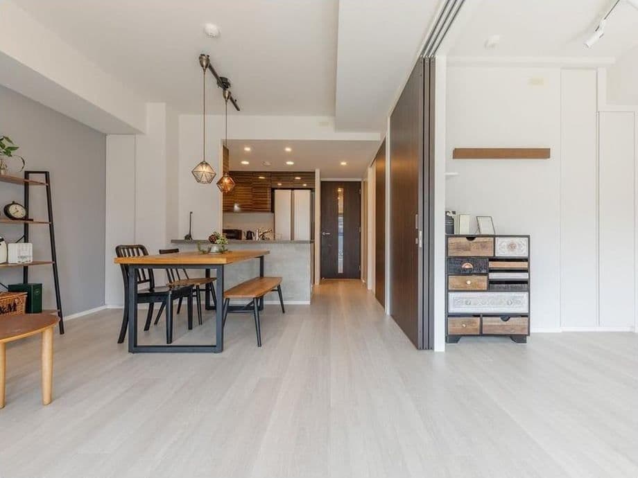 Luxury 1BR with Den Near Yokohama Station - View 1
