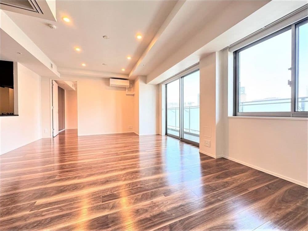Bright 2BR in Yokohama, 4-Min Walk to Takashimacho - View 1