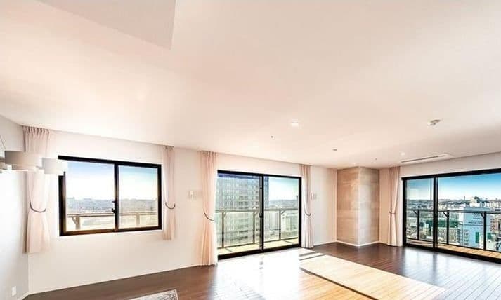 Palatial 3BR Penthouse Near Yokohama Station - View 1
