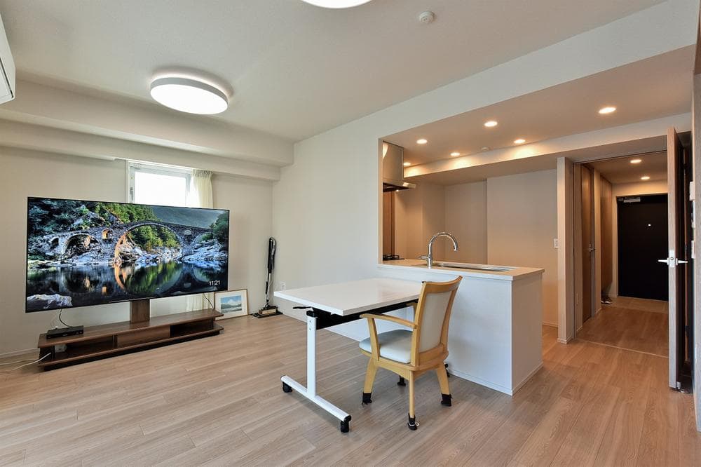 Luxury 2BR in Yokohama with Den - View 1