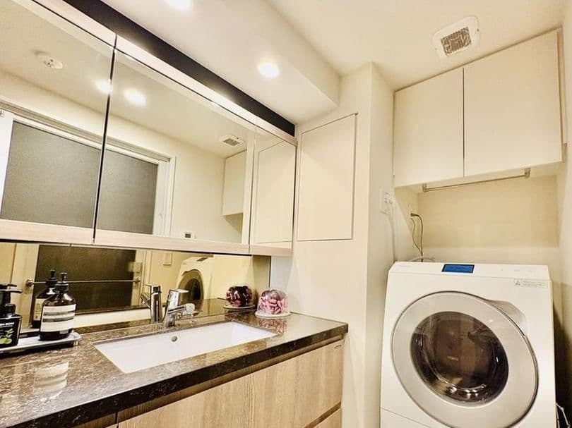 Luxury 2BR Just 5 Mins from Yokohama Station - View 1