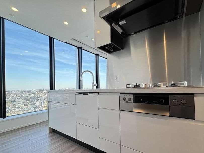 Luxury 3BR Near Yokohama Station with Prime Access - View 1