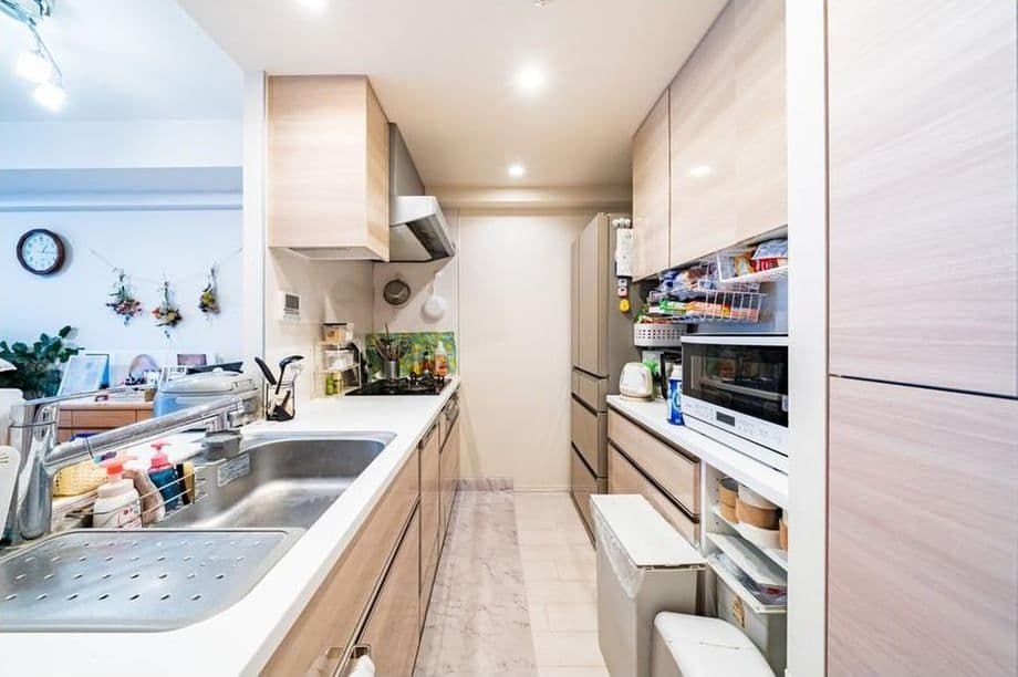 Bright 3BR Condo in Yokohama's Konan Ward - View 1
