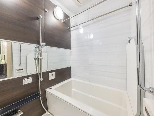 Modern 2BR Luxury Apartment, 4 Mins to Kosugi Station - View 1