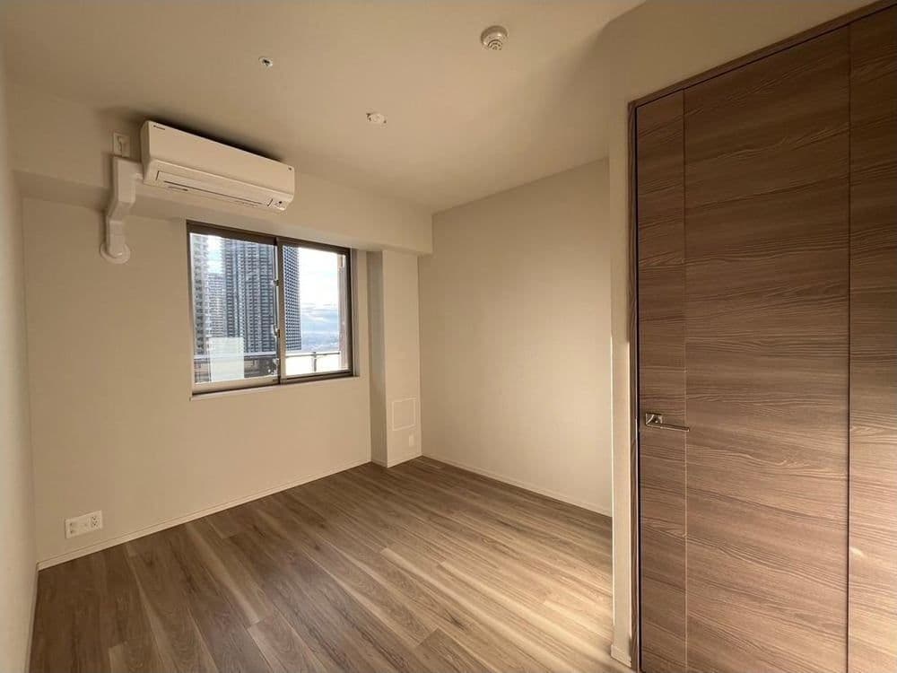 Stylish 2BR Luxury Unit, Moments from Kosugi Station - View 1